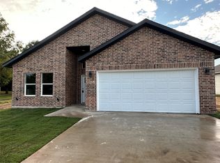 1408 Live Oak St, Sulphur Springs, TX 75482