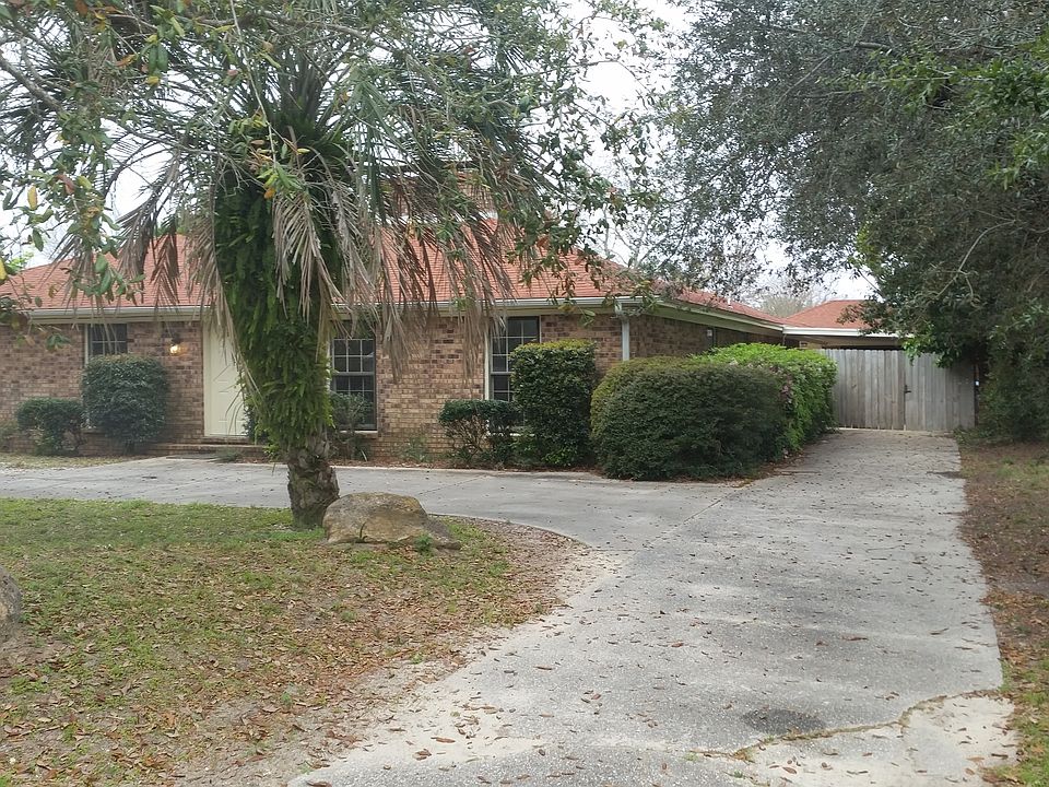 1st image of 110 Fairpoint Dr