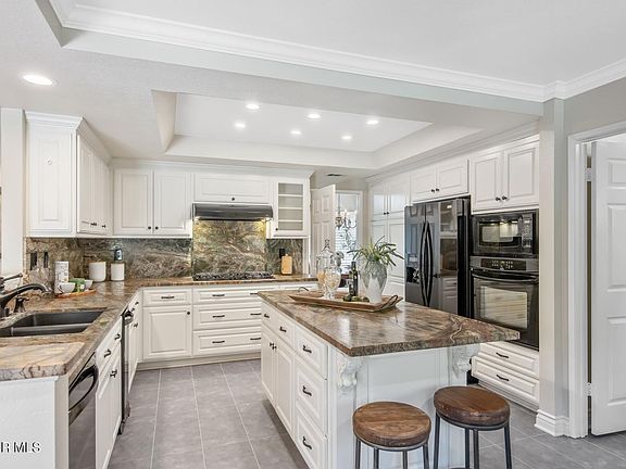 4th image of 838 Spring Canyon Pl