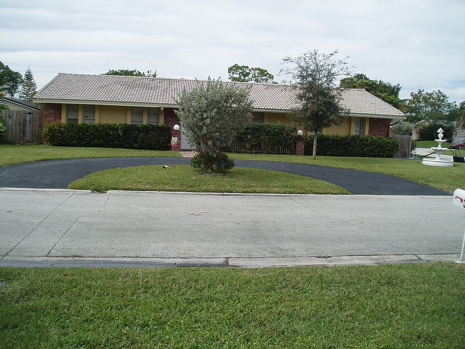 1st image of 3880 NW 83rd Ter