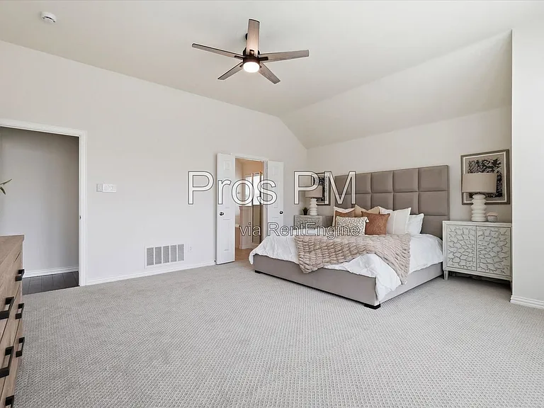 2432 Chesterwood Dr — Photo 24
