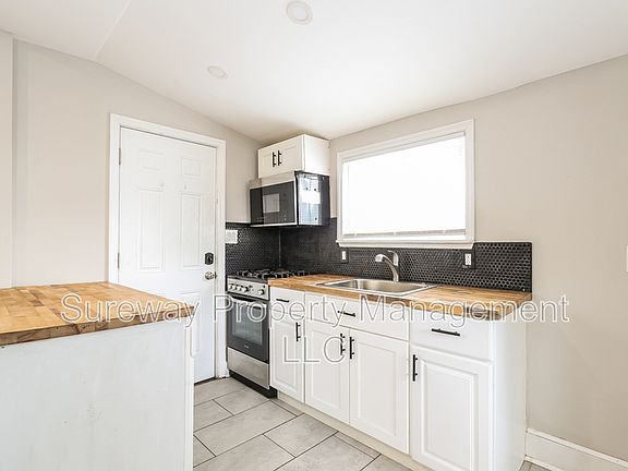 5th image of 300 Darcy Ave #A