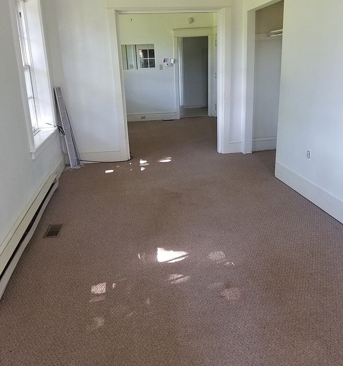 2nd image of 2710 Woodlawn St