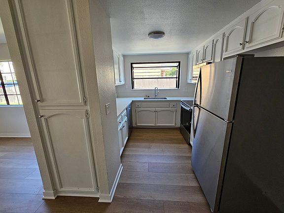 5th image of 1231 Thomas Ave APT A