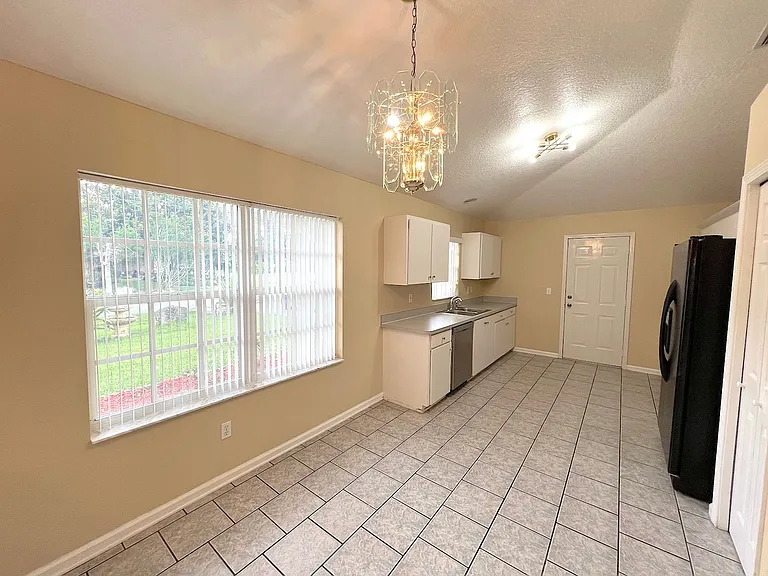 122 Parkview Dr — Photo 12
