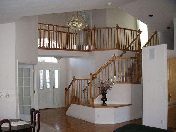 Let me zoom out so you may see the front of the home.