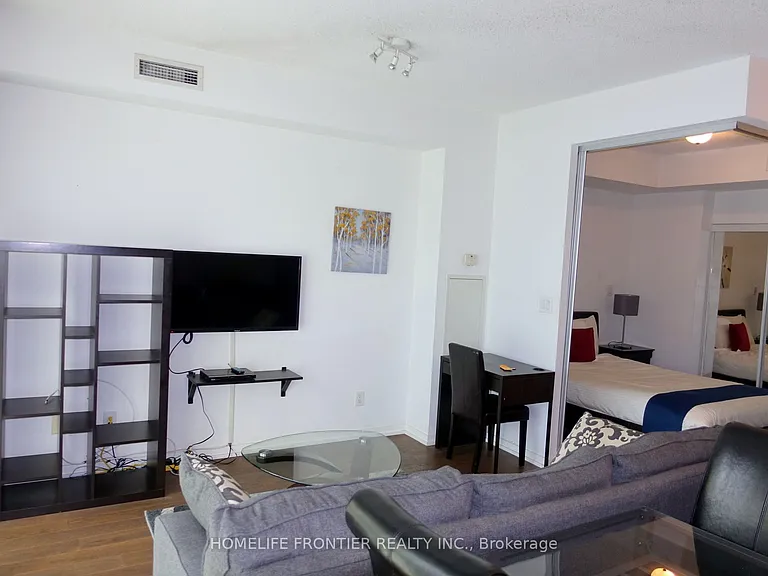 55 Bremner Blvd #2309 — Photo 8