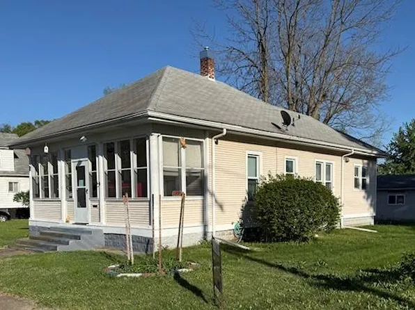 415 W 2nd St, Beardstown, IL 62618