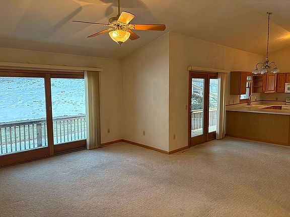 3rd image of 675 Timberlane Dr