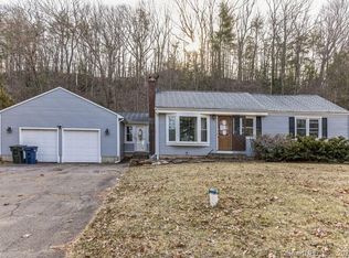 12 Woodcliff Dr, Granby, CT 06035