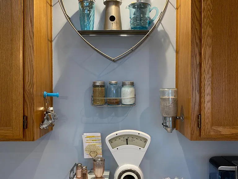 Kitchen Blue & Pink DG Eye Candy o/Antique Candy Scale