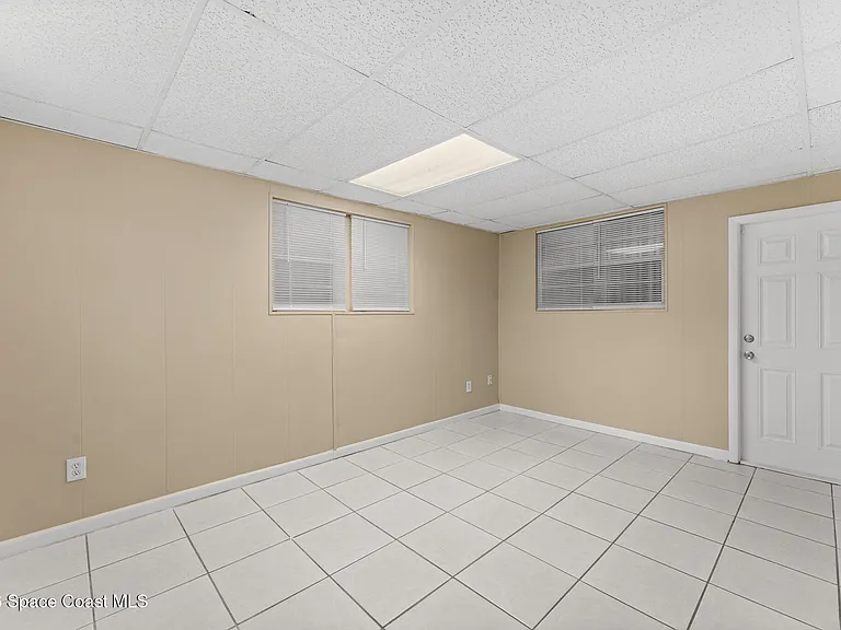 1833 Jackson Ave — Photo 5