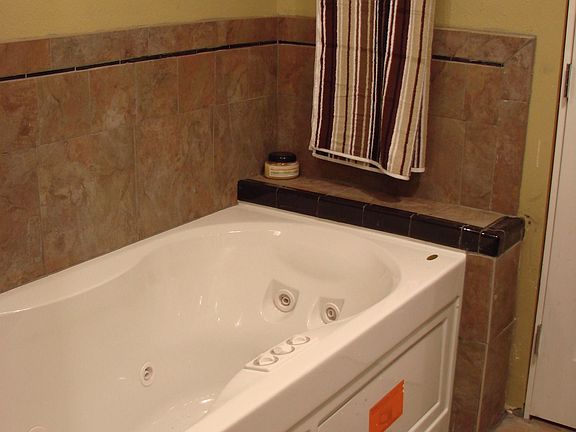 Master Bath Jacuzzi