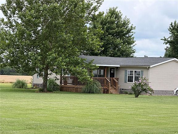 2nd image of 2399 Poplar Rd
