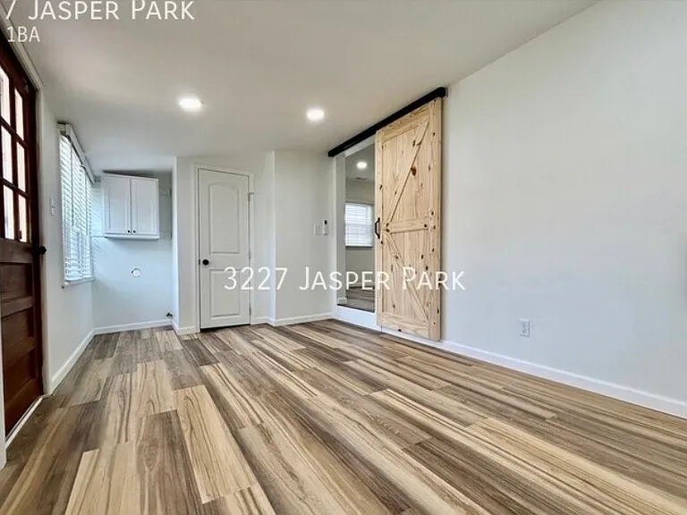 3227 Jasper Park — Photo 5