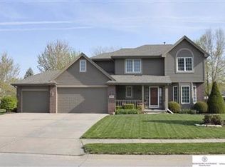 20768 Ginkgo Cir, Elkhorn, NE 68022