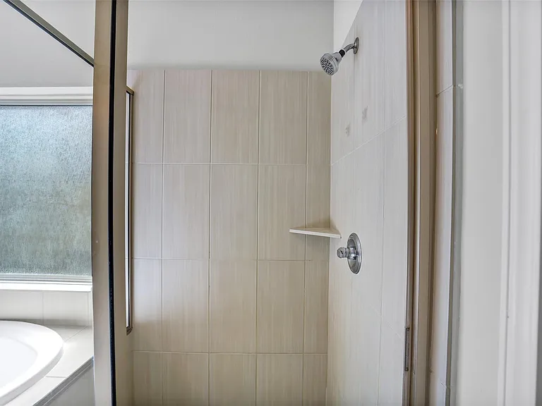 24247 Via Vitani Dr — Photo 28