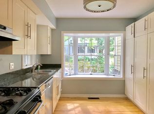3 Adams St #1R, Brookline, MA 02446