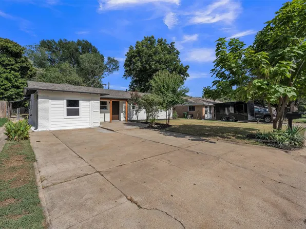 408 Simmons Dr, Hurst, TX 76053