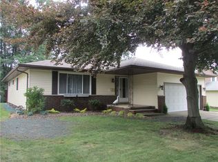 8069 Royalview Dr, Parma, OH 44129