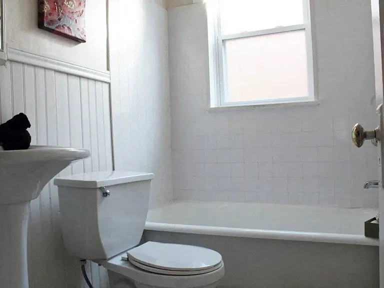 Oak Park Apartments — Photo 11