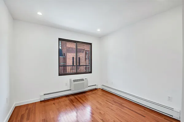Rented by Compass | media 11