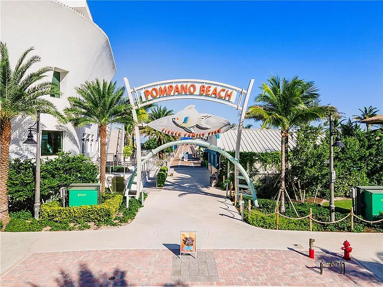 161 SE 5th Ct — Photo 50