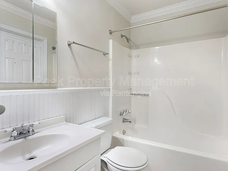 2718 Grantwood Ct — Photo 16
