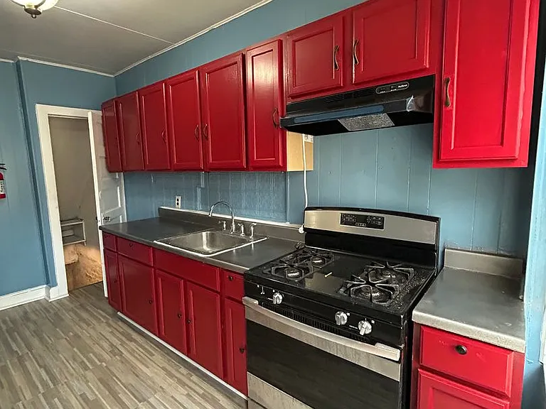 25 Laurel Ave #8GN7 — Photo 8