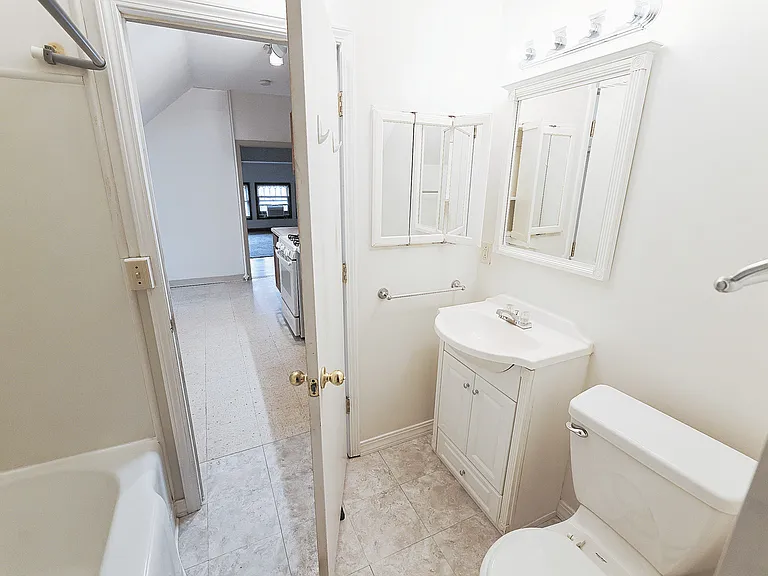 1745 E St #3 — Photo 15