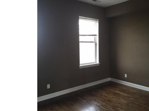 3rd image of 1820 W Girard Ave
