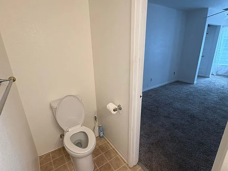 628 Saratoga Ct — Photo 21