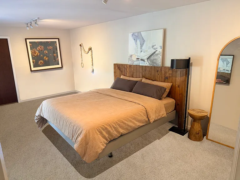 Large master bedroom, two closets (one walk-in). New carpeting.