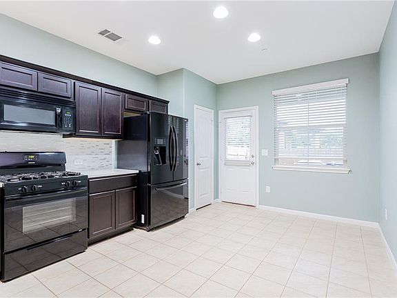 4th image of 2880 Donnell Dr Unit 1801