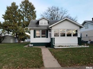 236 40th St, Moline, IL 61265