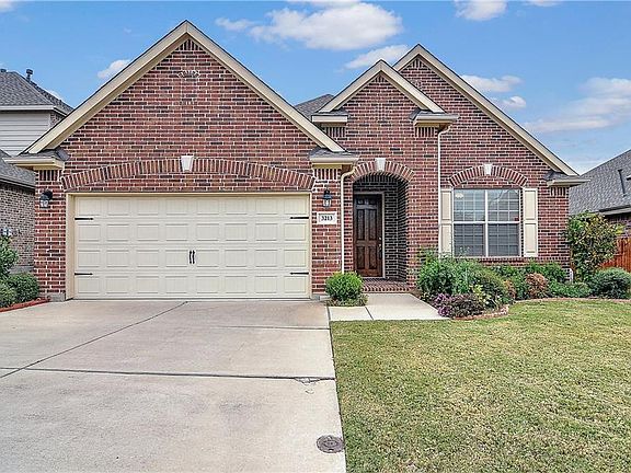 2nd image of 3213 Capetown Dr