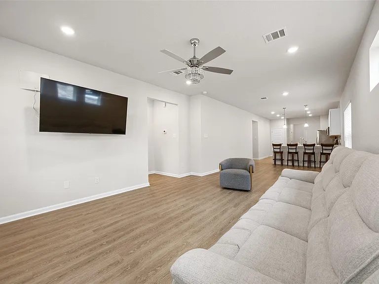 10216 Badger Run Ln — Photo 6