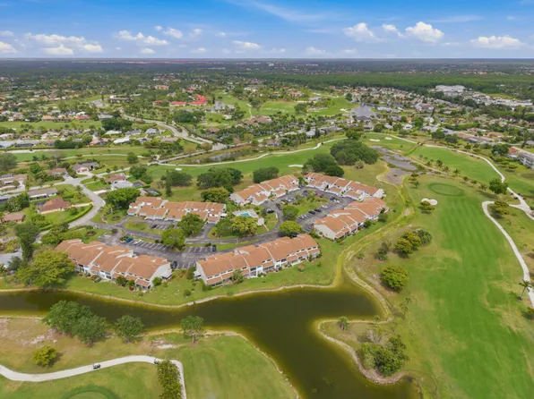 438 Bristle Cone Ln #20, Naples, FL 34113