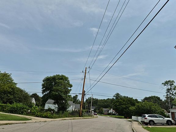 5th image of 5145 University Ave