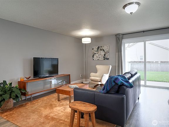 3rd image of 11807 NE 31st Street