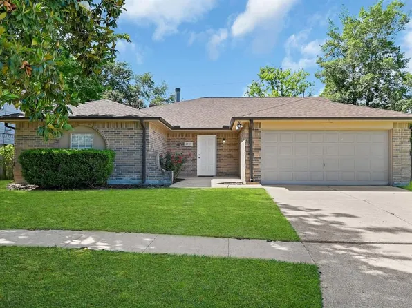 2910 Norwich St, Pearland, TX 77584