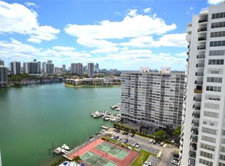 Commodore Plaza, Aventura, FL 33160