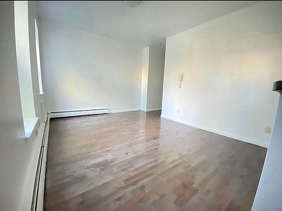 5th image of 119 15th St APT 2B