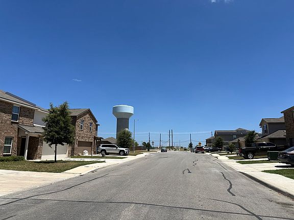 5th image of 15010 Silvertree Cv