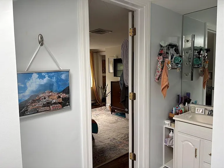 237 N Main St #3 — Photo 9