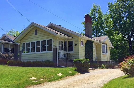 1st image of 1318 E Duryea Ave
