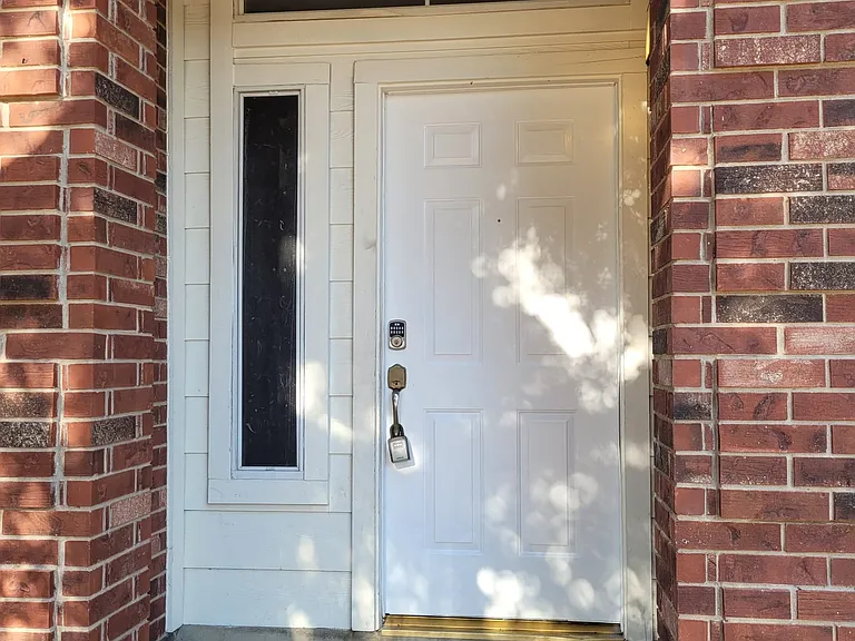 3733 Eagles Nest St — Photo 1