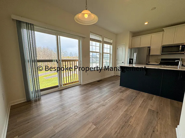 56 Dover Ct — Photo 9