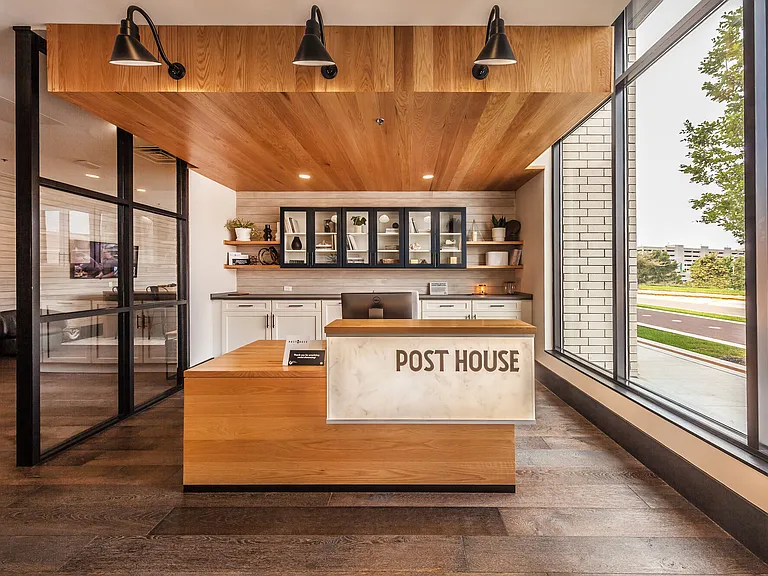 Post House — Photo 6