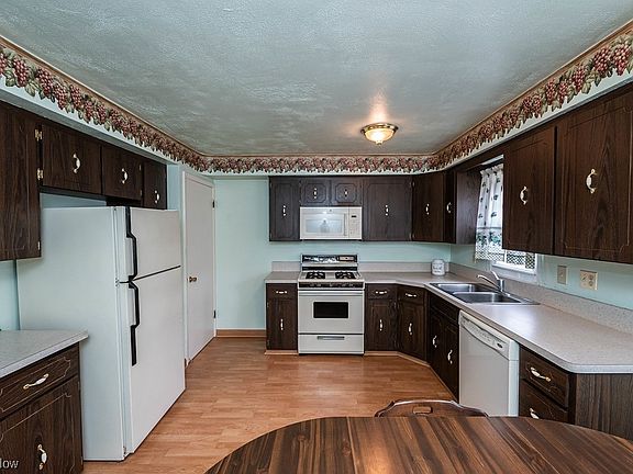 2nd image of 28958 Homewood Dr